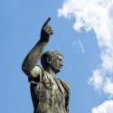 Socha císaře Augusta na Fori Imperiali v Římě