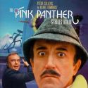 Herbert Lom v pozadí za Peterem Sellersem